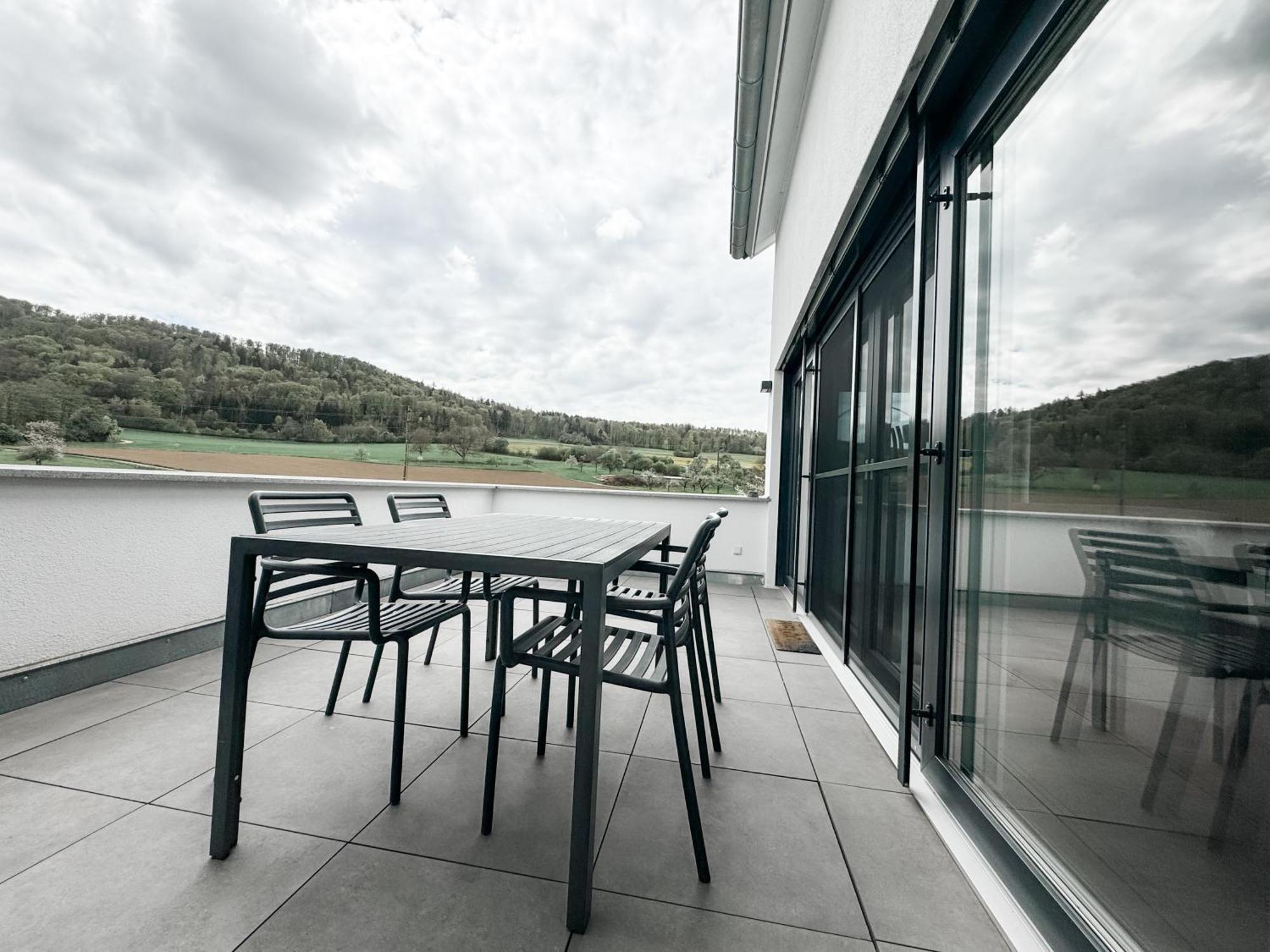 Wunderschoene Helle Wohnung Mit Grosser Dachterrasse Gottmadingen Bagian luar foto